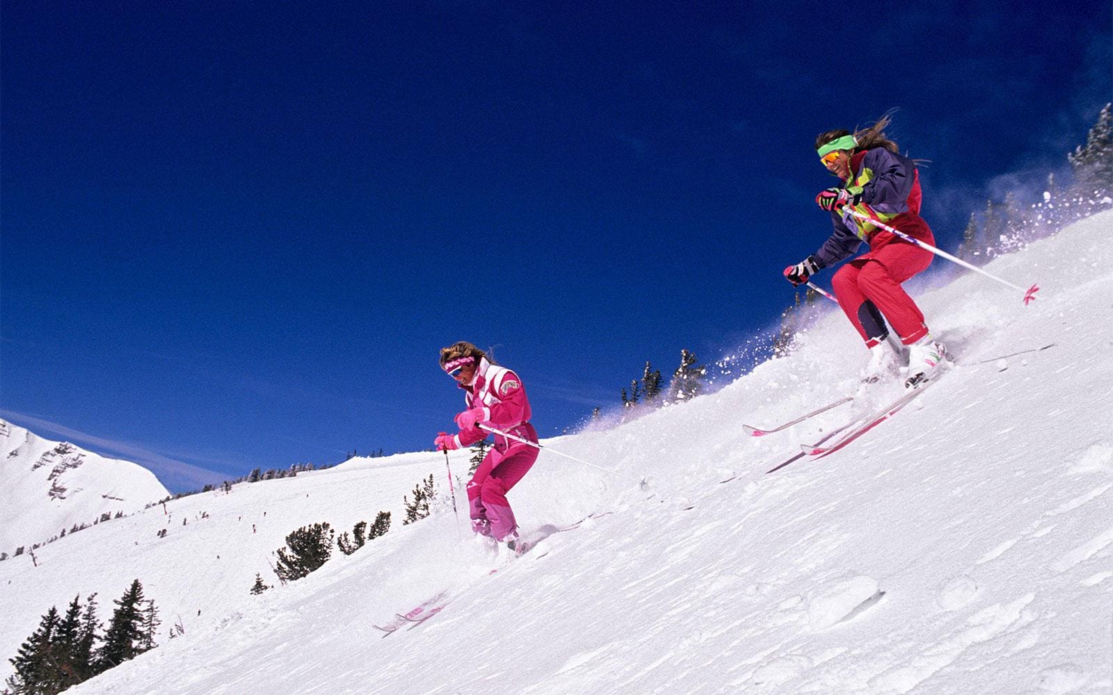 The History Of Après Ski Fashion & How Mountain Style Has Evolved Over The  Years