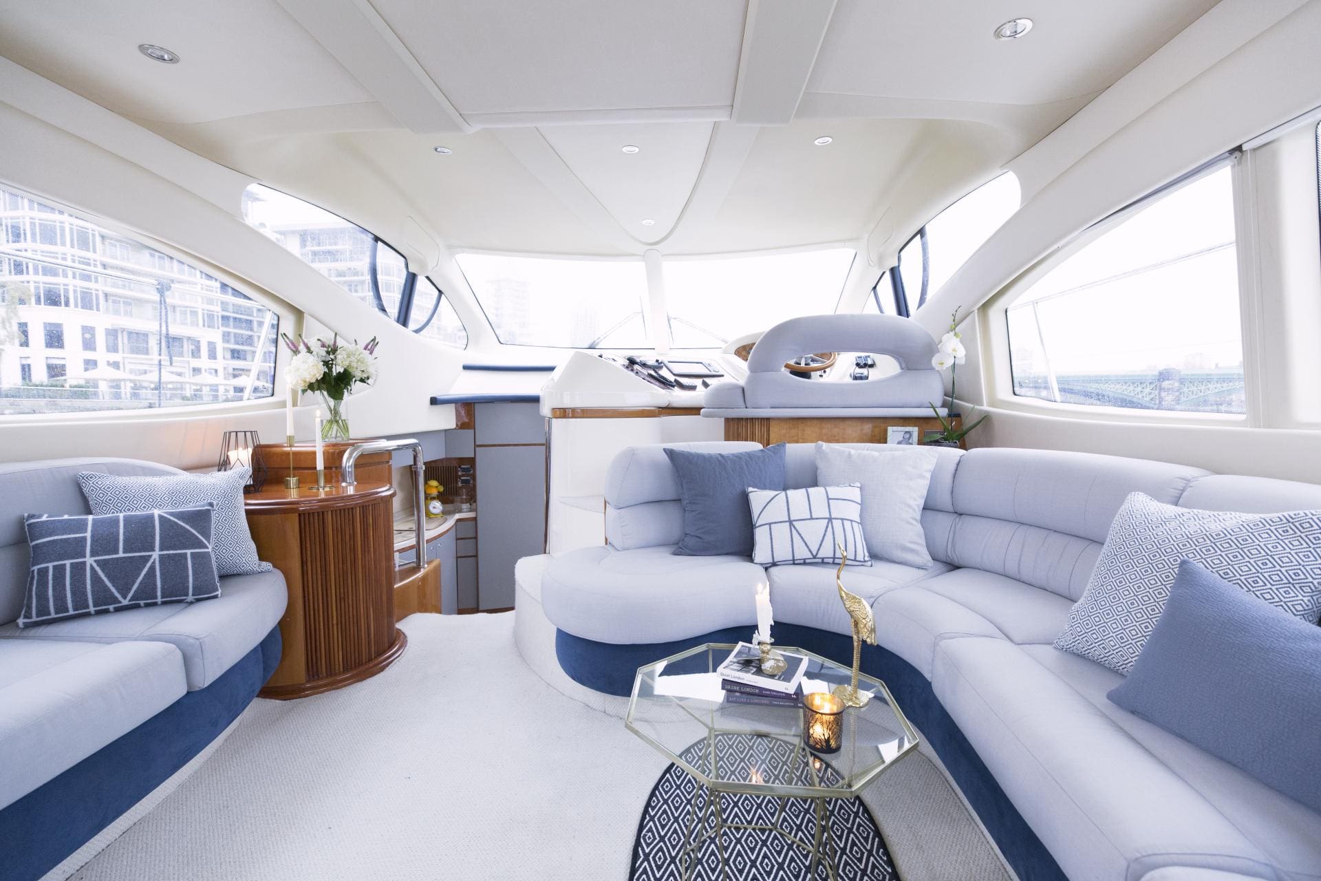 private yacht hire london thames