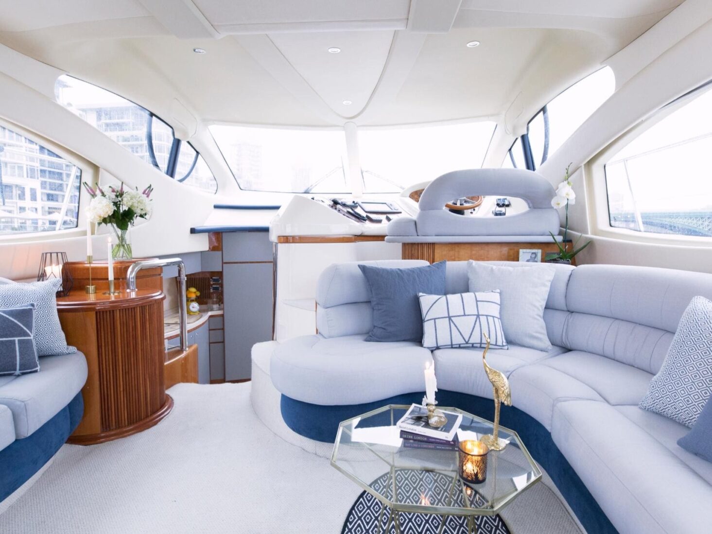 luxury yacht thames