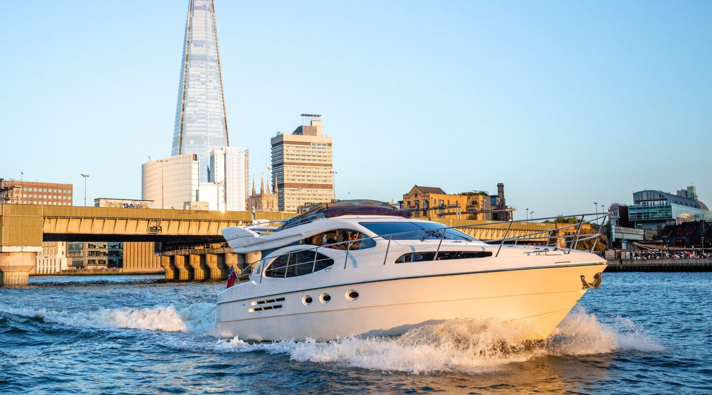 illuminate london yacht