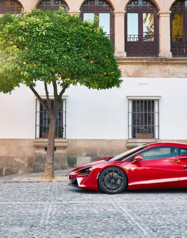 McLaren Artura hybrid
