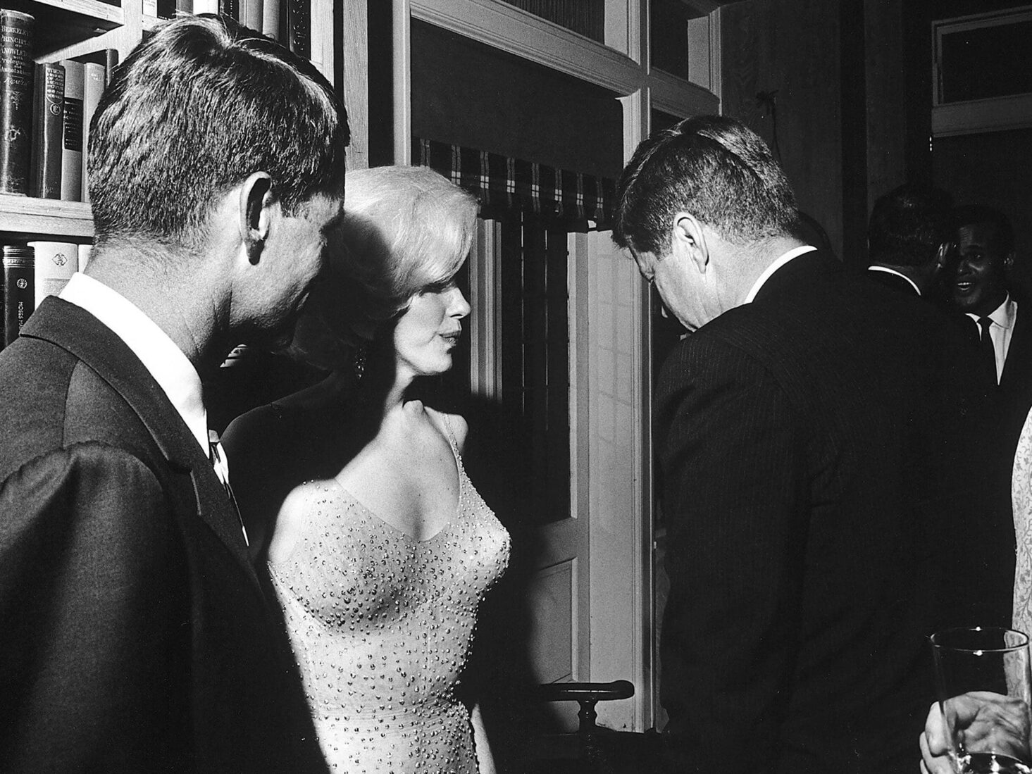 Blonde The true story of Marilyn Monroe and the Kennedy brothers picture