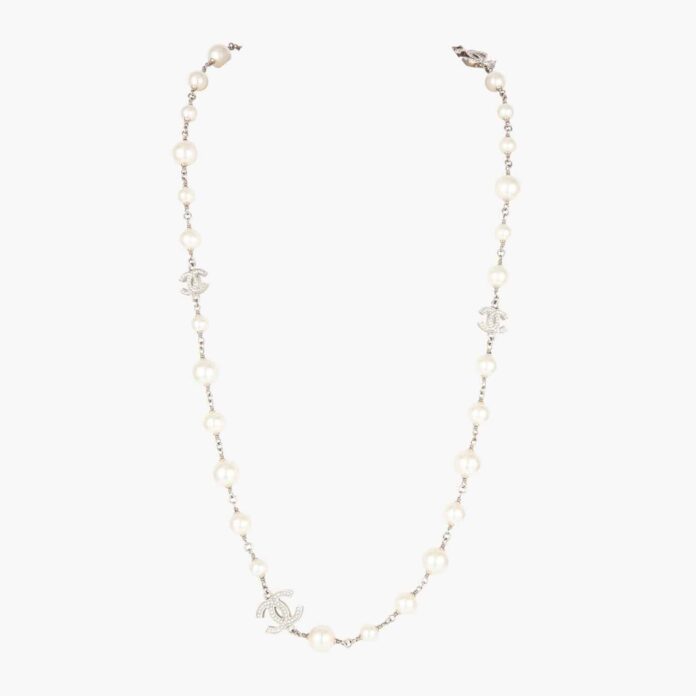 Pearl necklaces: From vintage classics to statement strings