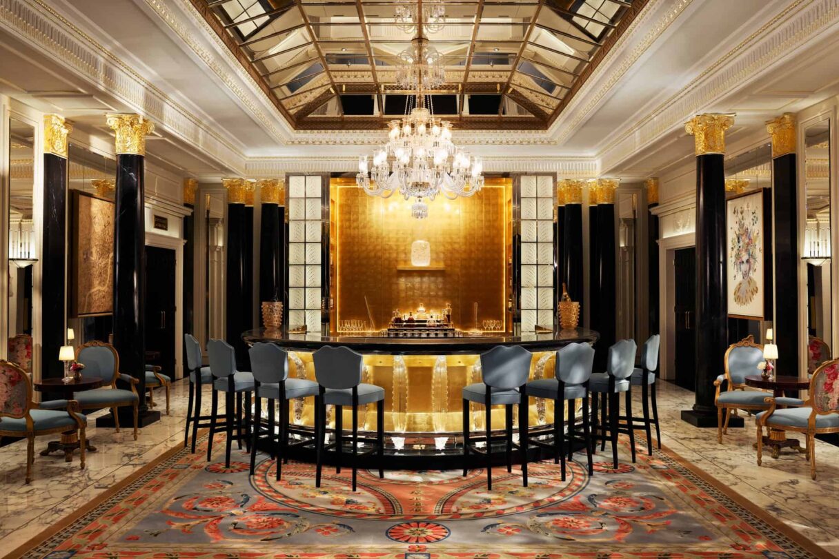 the dorchester the artist's bar