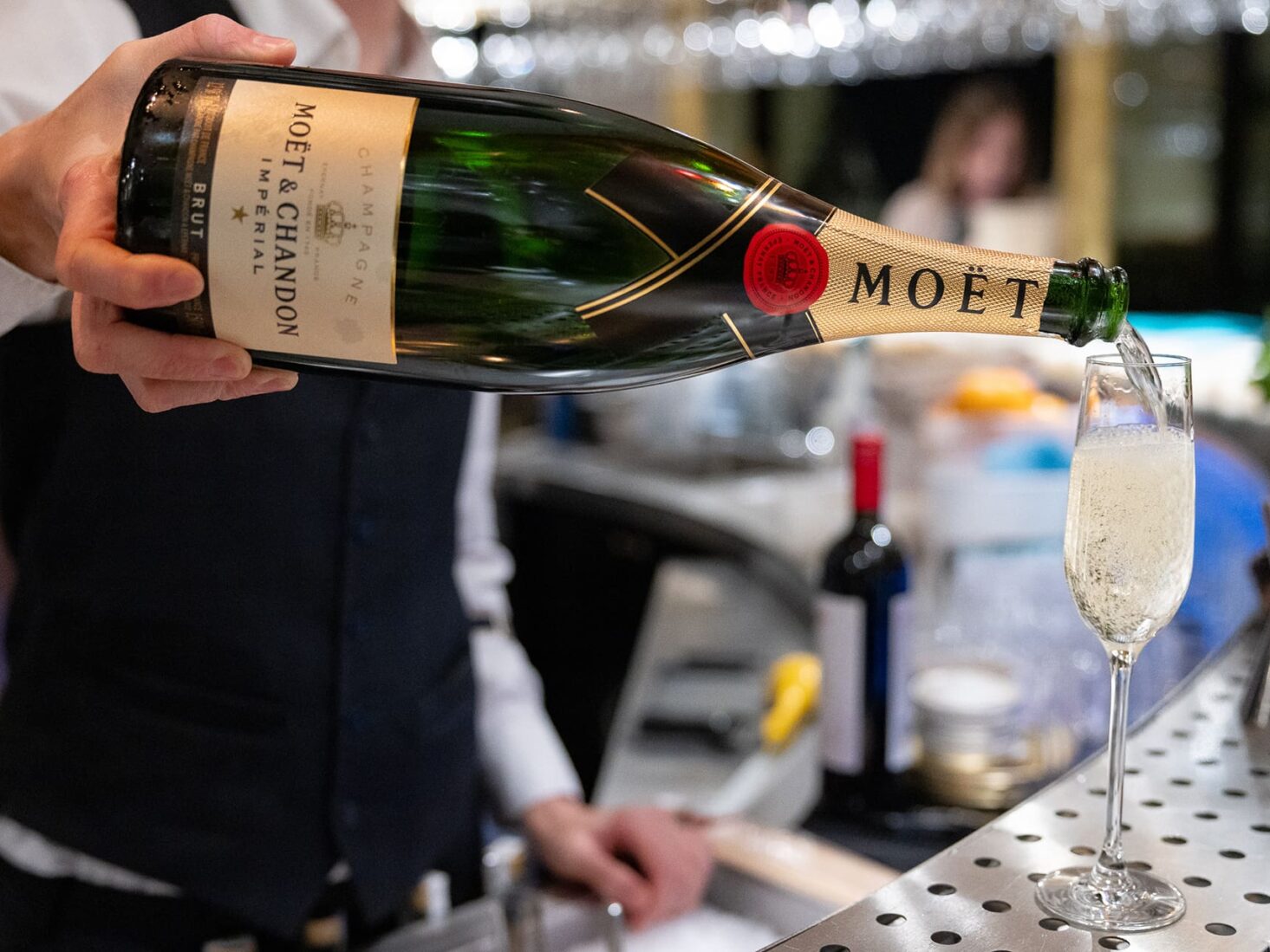 moet ll club