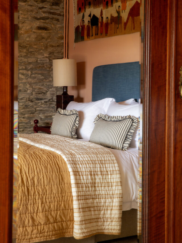 Cottage Orné, Looe