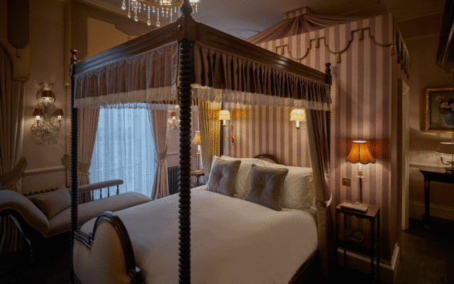 henry's townhouse bedroom