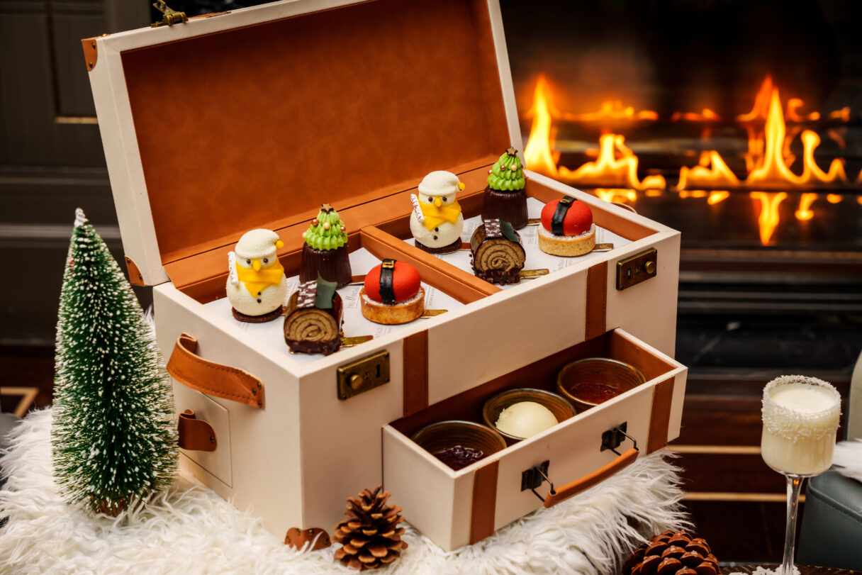 Hyatt Regency London festive afternoon tea