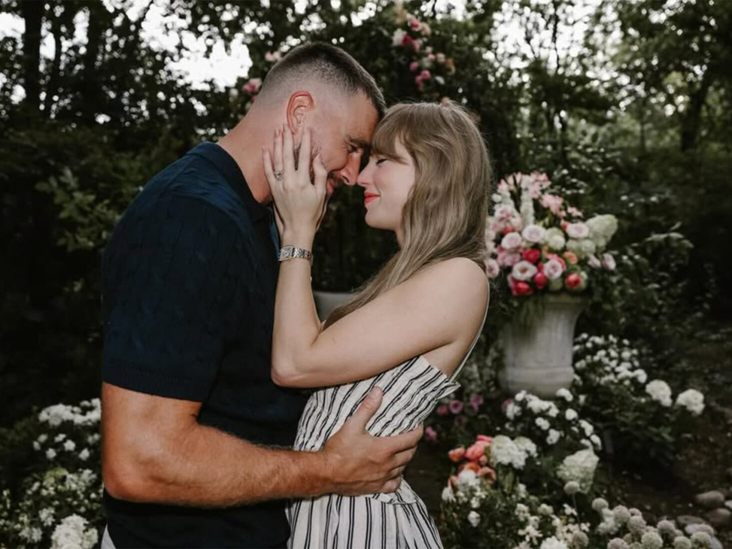 taylor swift engagement ring