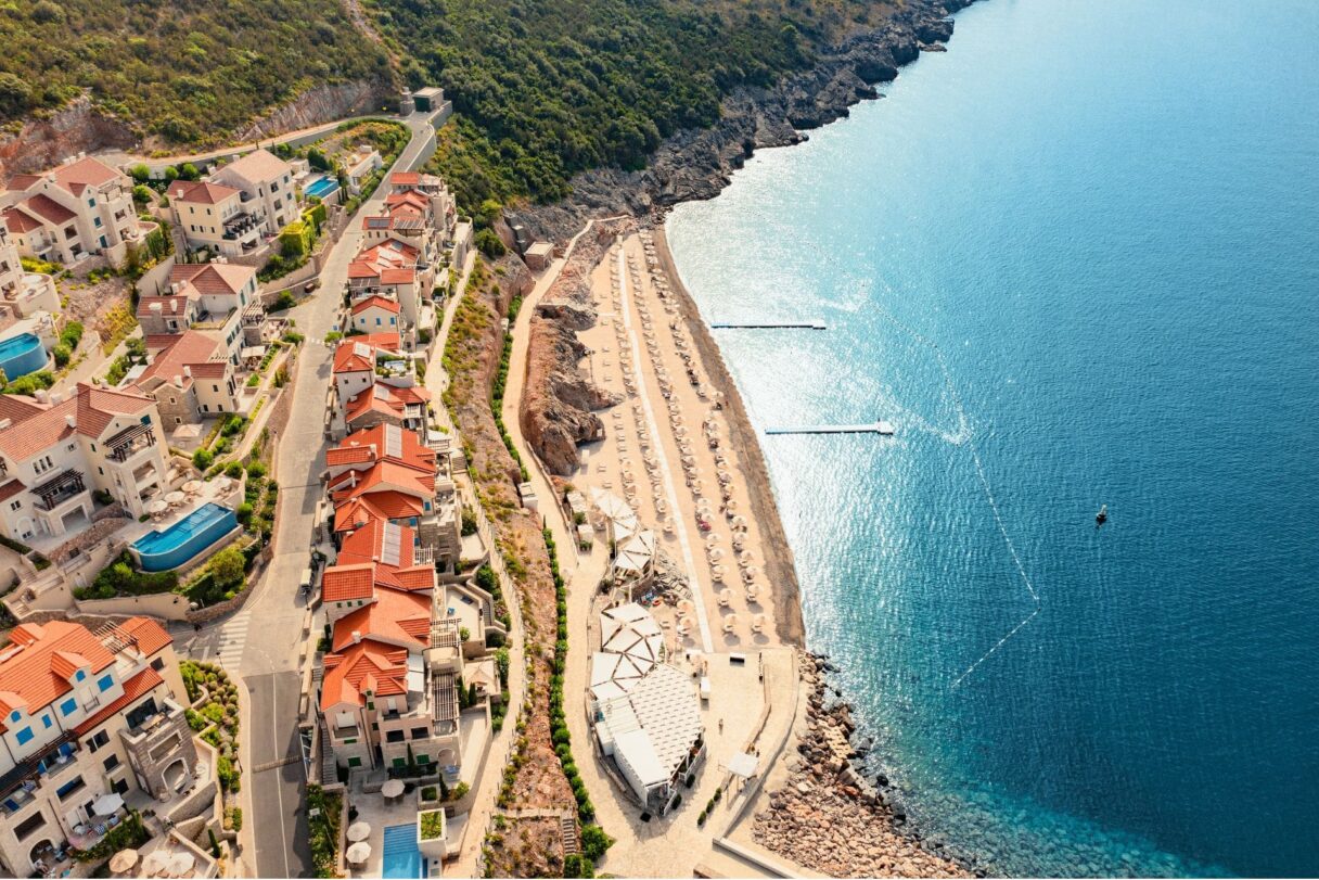 The Chedi Lustica Bay beach