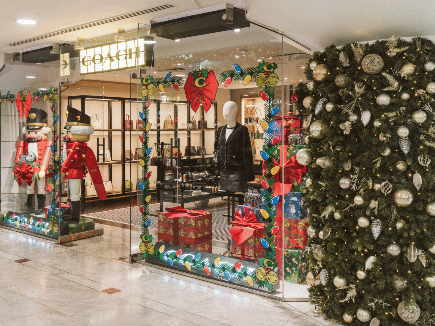 canary wharf christmas mall