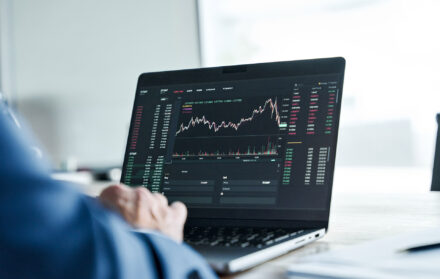 how to invest in private markets