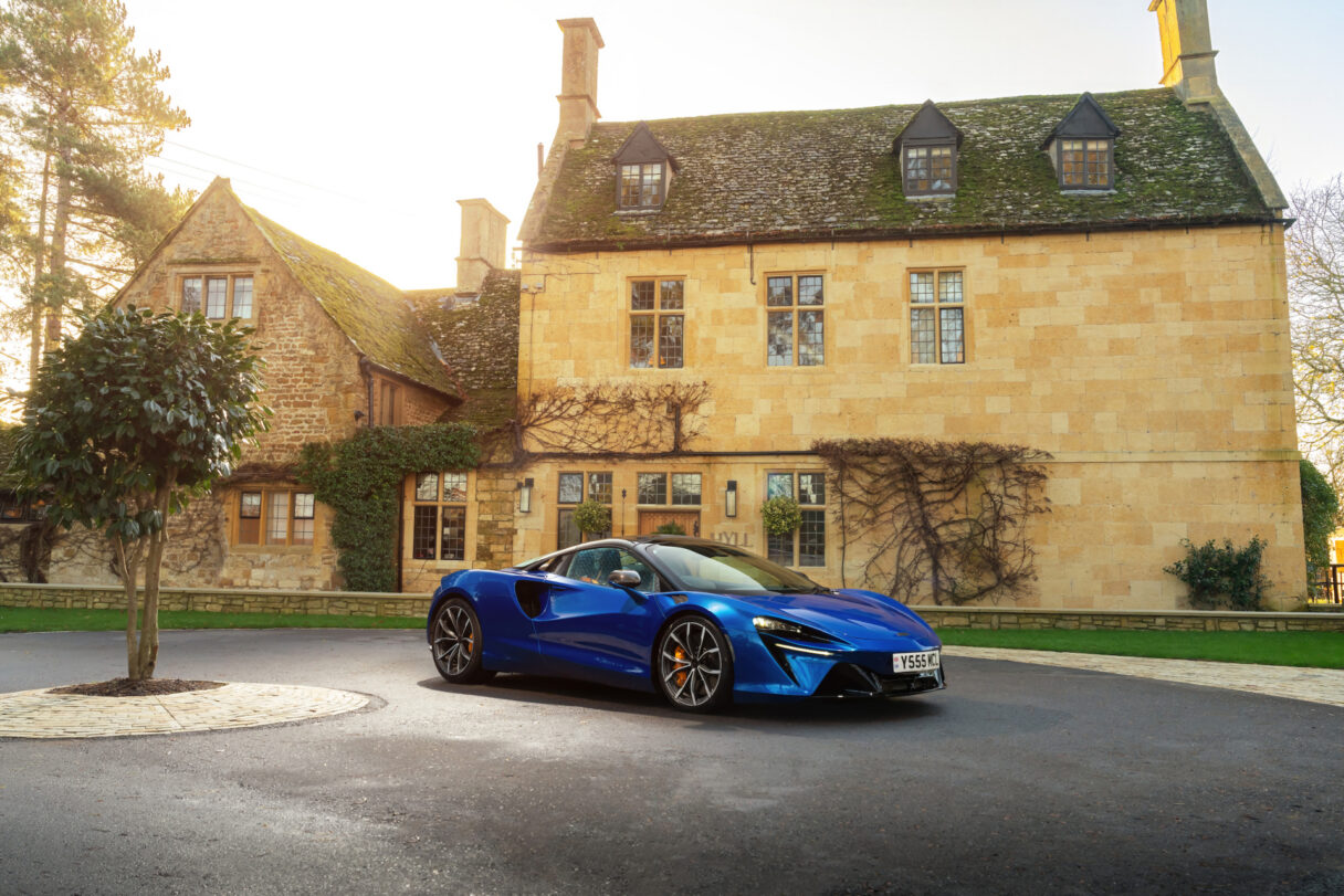 mclaren_artura-review-01