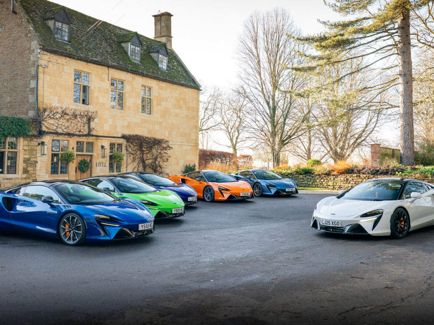 mclaren artura review