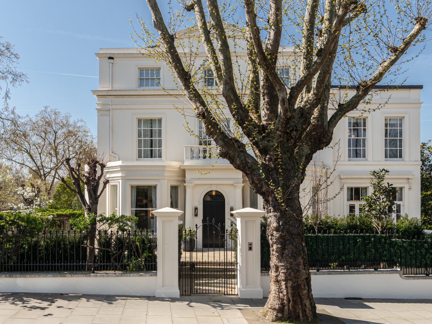 Chic city homes for sale in London