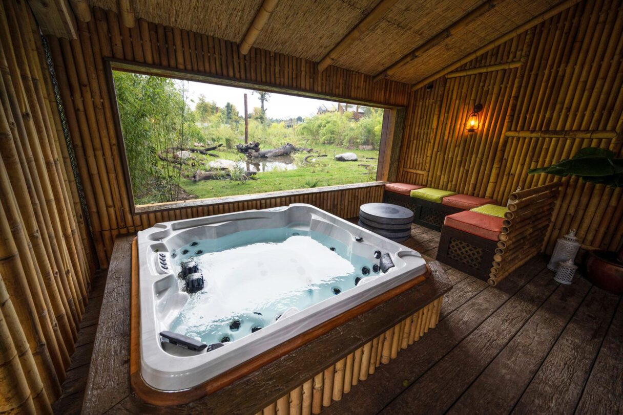 west midlands safari park hot tub