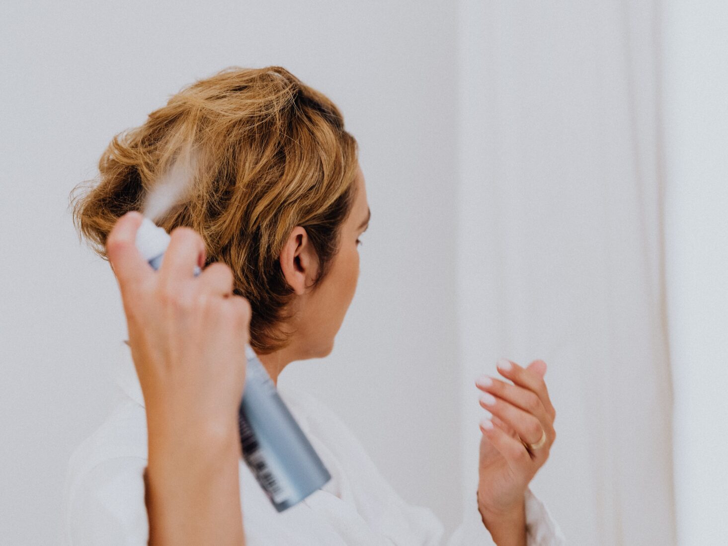 Heat-protectant hair sprays