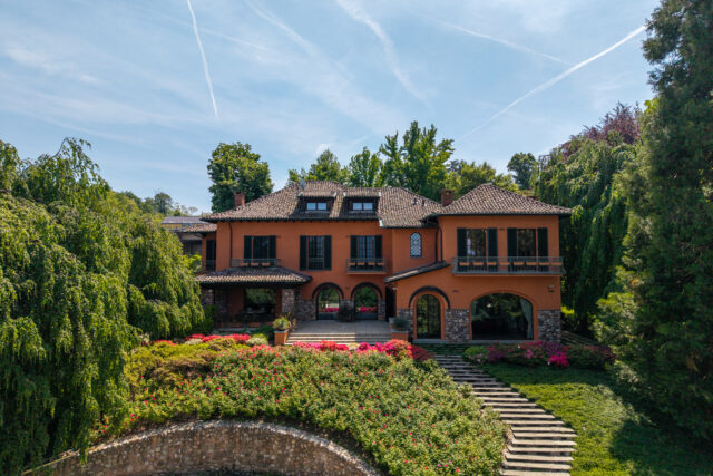 Renovated family villa, Bellavista, Lombardy