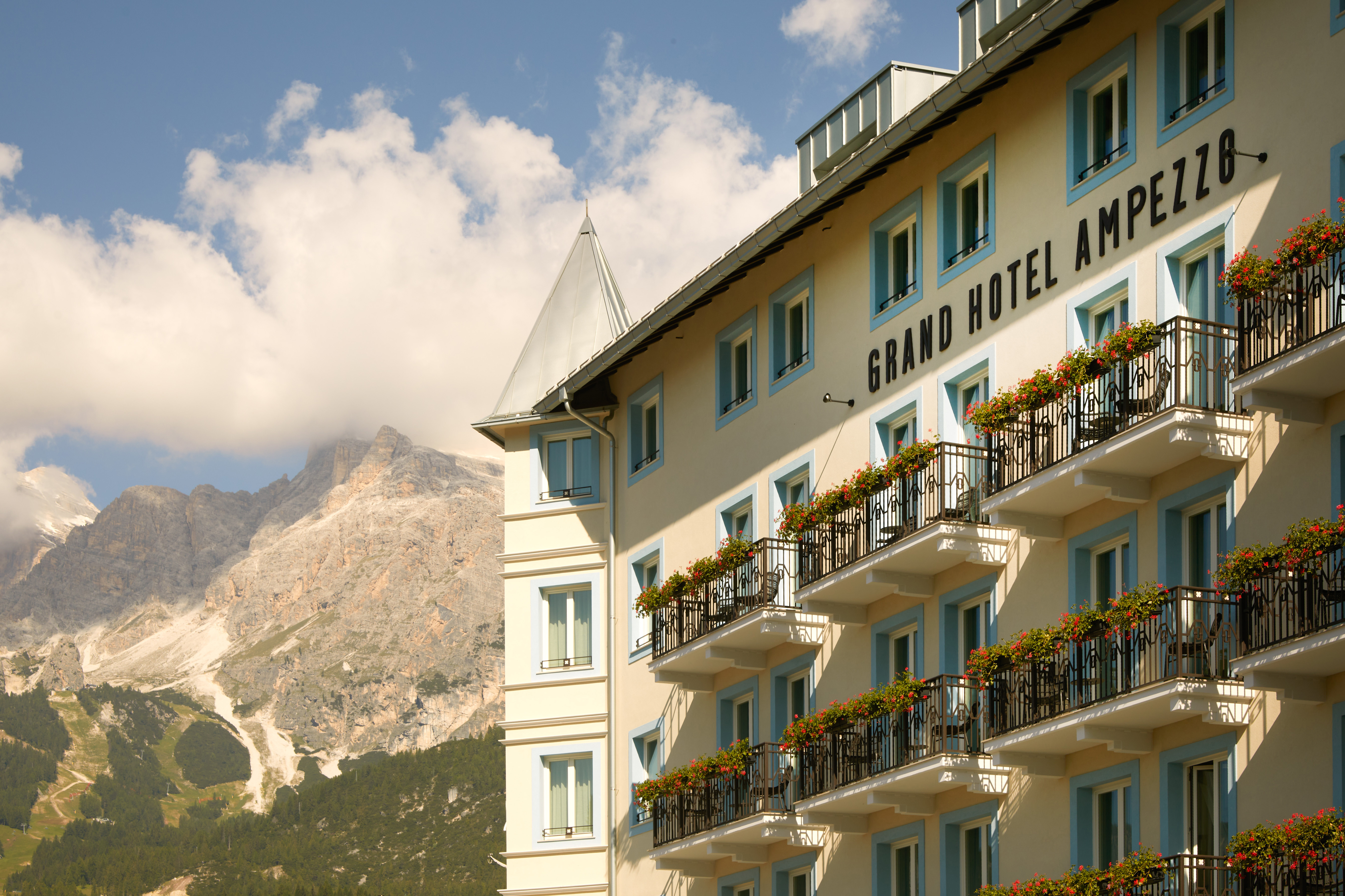 Discover the delights of Cortina d’Ampezzo with Dhom Collection